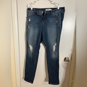 TORRID BOYFRIEND JEANS VINTAGE STRECH DISTRESSED